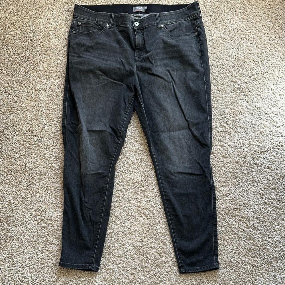Torrid Women's Black Skinny Jeans